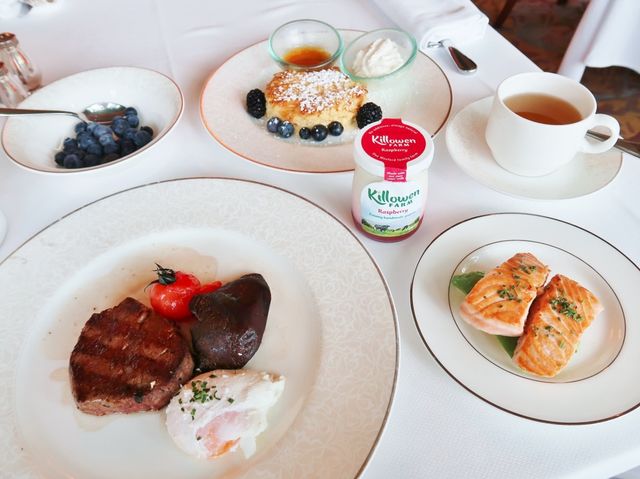 Lux lounge experience at Shangri-La Hotel SG