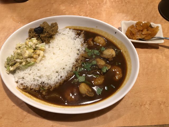 【東京】アジアの風が吹く『カレーキッチン カラーズ』