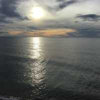 รร.สวยหรู อาหารเช้าอร่อย สระว่ายน้ำล้อมรอบห้องพัก