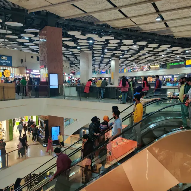 Best location for shopaholics & movieholics