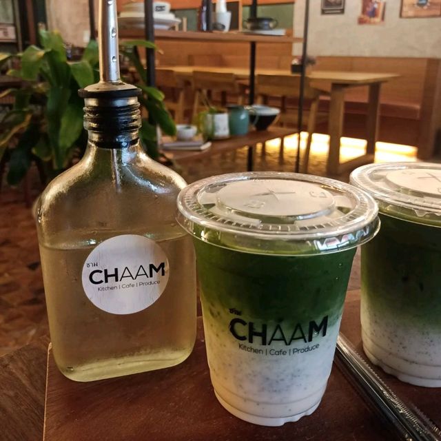  Chaam.ptya คาเฟ่สวย เลียบหาดพัทยา