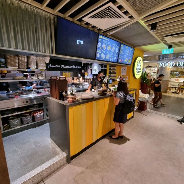 Guzman y Gomez - ION Orchard