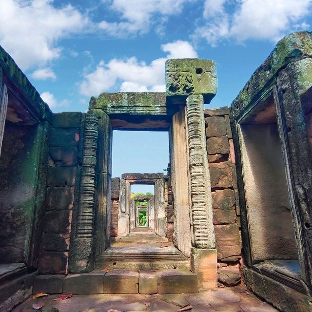ปราสาทหินพิมายขนาดใหญ่ที่สุดในไทย