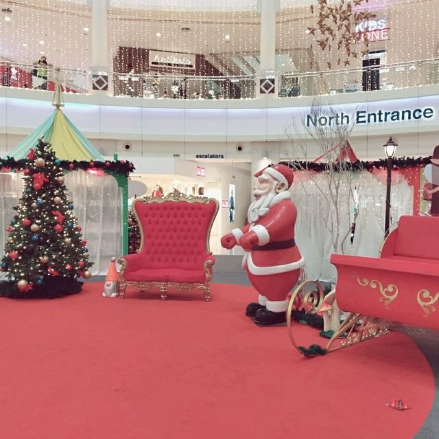 X'mas vibes @ The Curve 🎄🤶