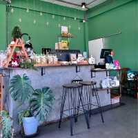 10 SCALE CAFE : คาเฟ่เล็กๆ ซอยมังกร 