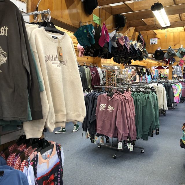 美國｜喬治亞州 海倫小鎮 連帽衫店