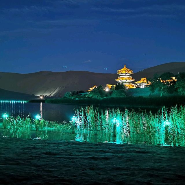 Mingsha Mountain Crescent Spring