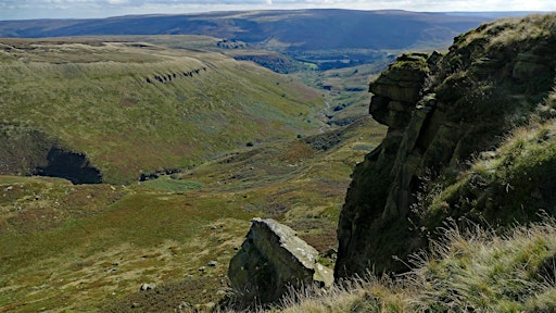 Peak District walk: Lad's Leap, Laddow Rocks, Torside Reservoir (19 miles) | Hadfield War Memorial