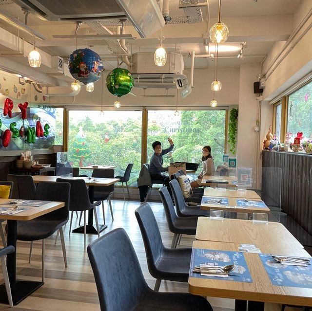 鬧市中綠林風景Cafe