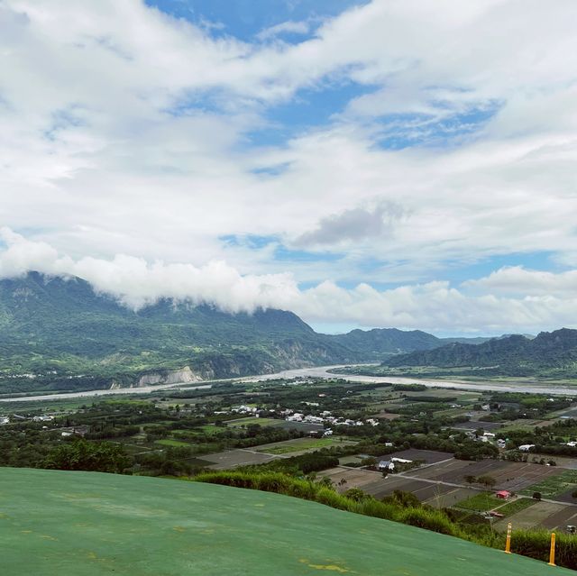 知名熱氣球活動場地｜鹿野高台｜飛行傘讓你在空中翱翔