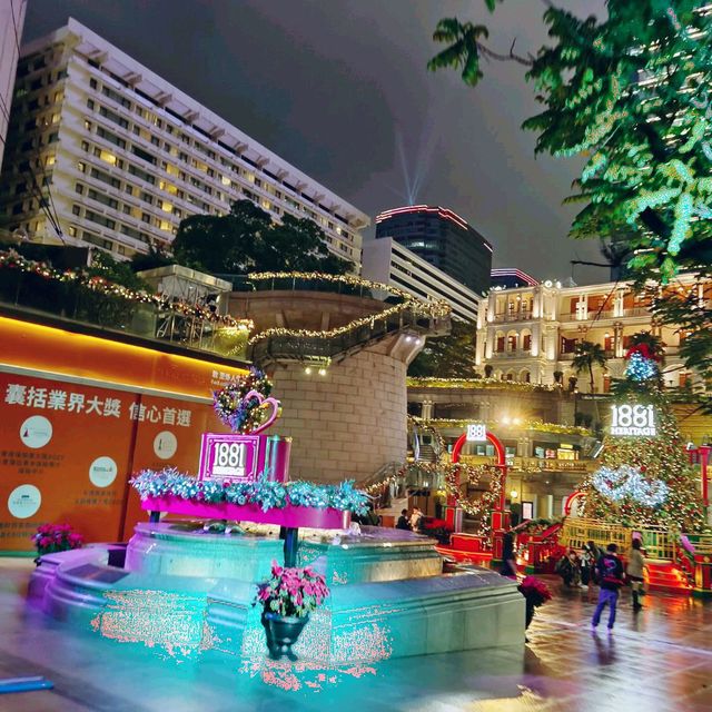Merry X'Mas at 1881 Heritage !