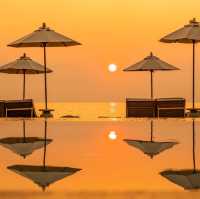 DEVASOM HUA HIN RESORT รุ่งสางทะเลตะวันออก