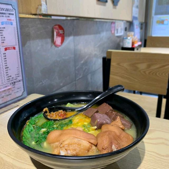 深水埗新文青Cafe#💡 文青Cafe中的一點港味