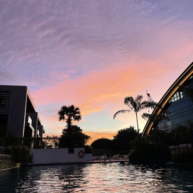 Dusit Laguna Pool View King Room