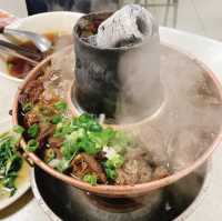 清真恩德元餃子館 🖌 香味四溢的牛肉火鍋🍲