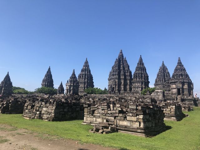 One Fine Day at the Biggest Hindu Temple in South East Asia