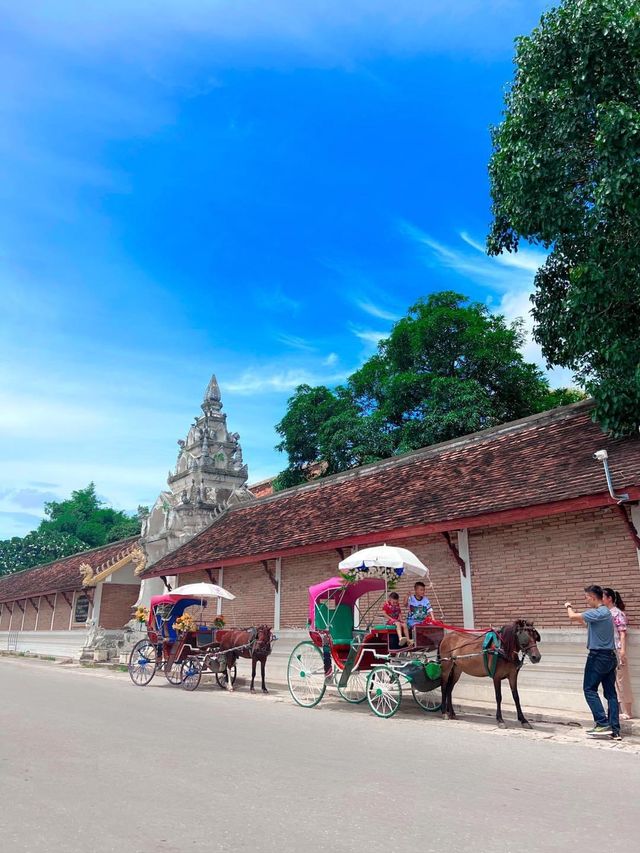 พาไปอิ่มบุญ แถมถ่ายรูปกันแบบจุกๆที่วัดพระธาตุลำปาง