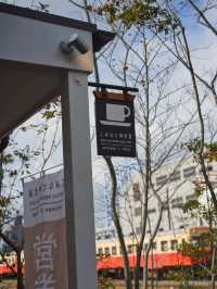 小湊鐵道が目の前のカフェ　こみなと待合室