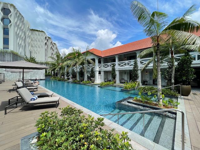 Luxury pool and resort on Sentosa Island