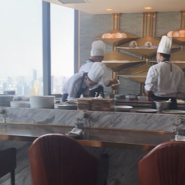 Bull and Bear อาหารอร่อย วิวเมืองสวยๆ