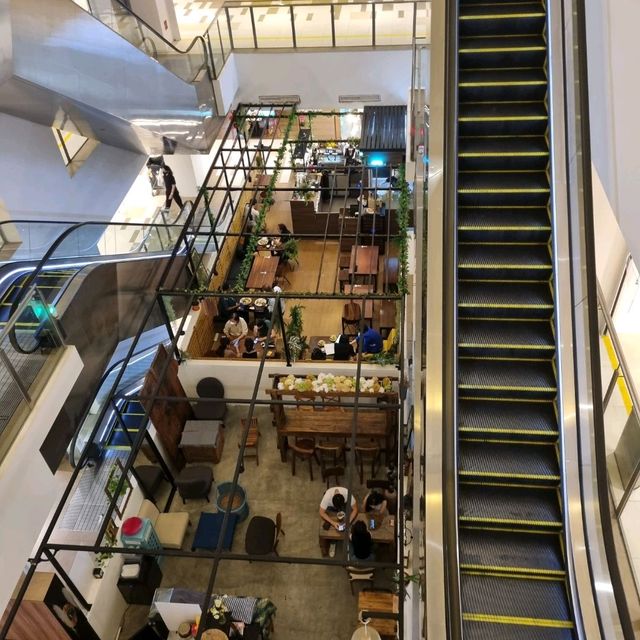 Mall Filled With Collectibles and Vintage