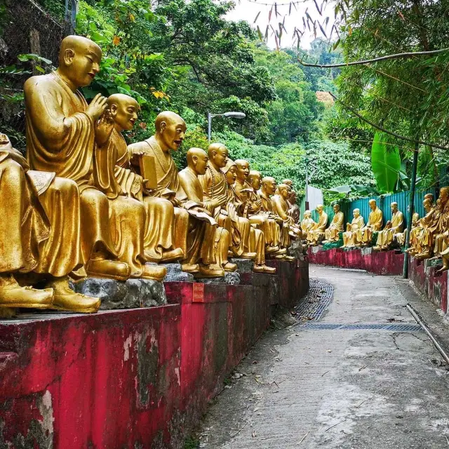 Ten Thousand Buddhas Monastery 