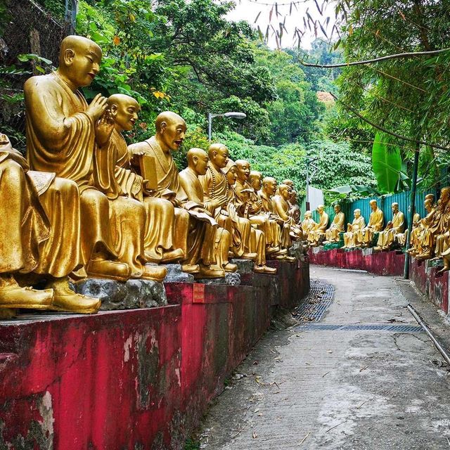 Ten Thousand Buddhas Monastery 