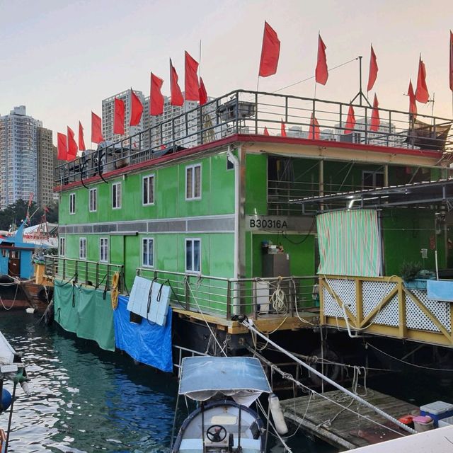 充滿避風塘風味的海濱