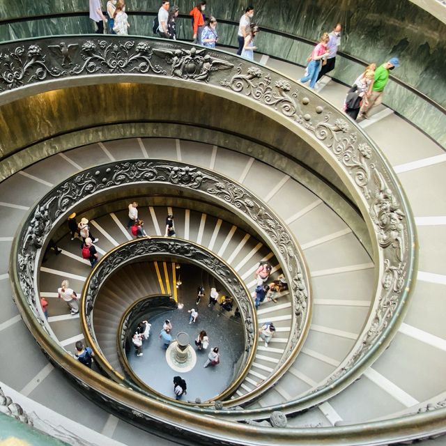 THE MODERN BRAMANTE STAIRCASE  