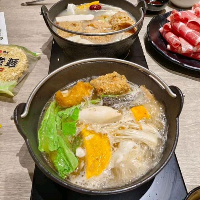 【新莊吃到飽】築間幸福鍋物新莊中悅廣場店，夜貓吃宵夜好所在，竟然營業到凌晨四點，環境好餐點也很好吃！