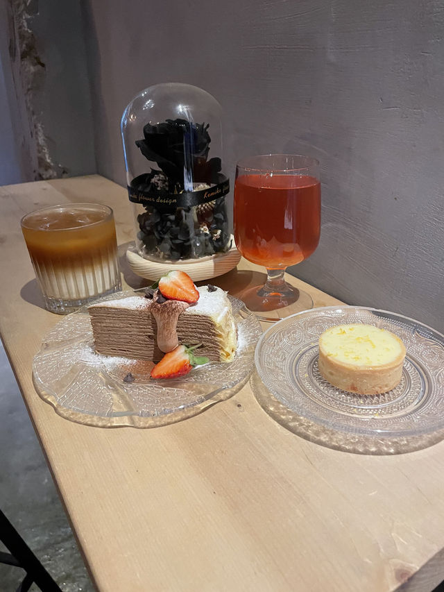 深夜甜點-小滿cafe&狂歡小屋刺青處