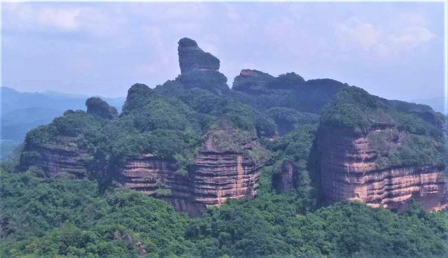 Danxia Zhanglao Peak - Walking around the top