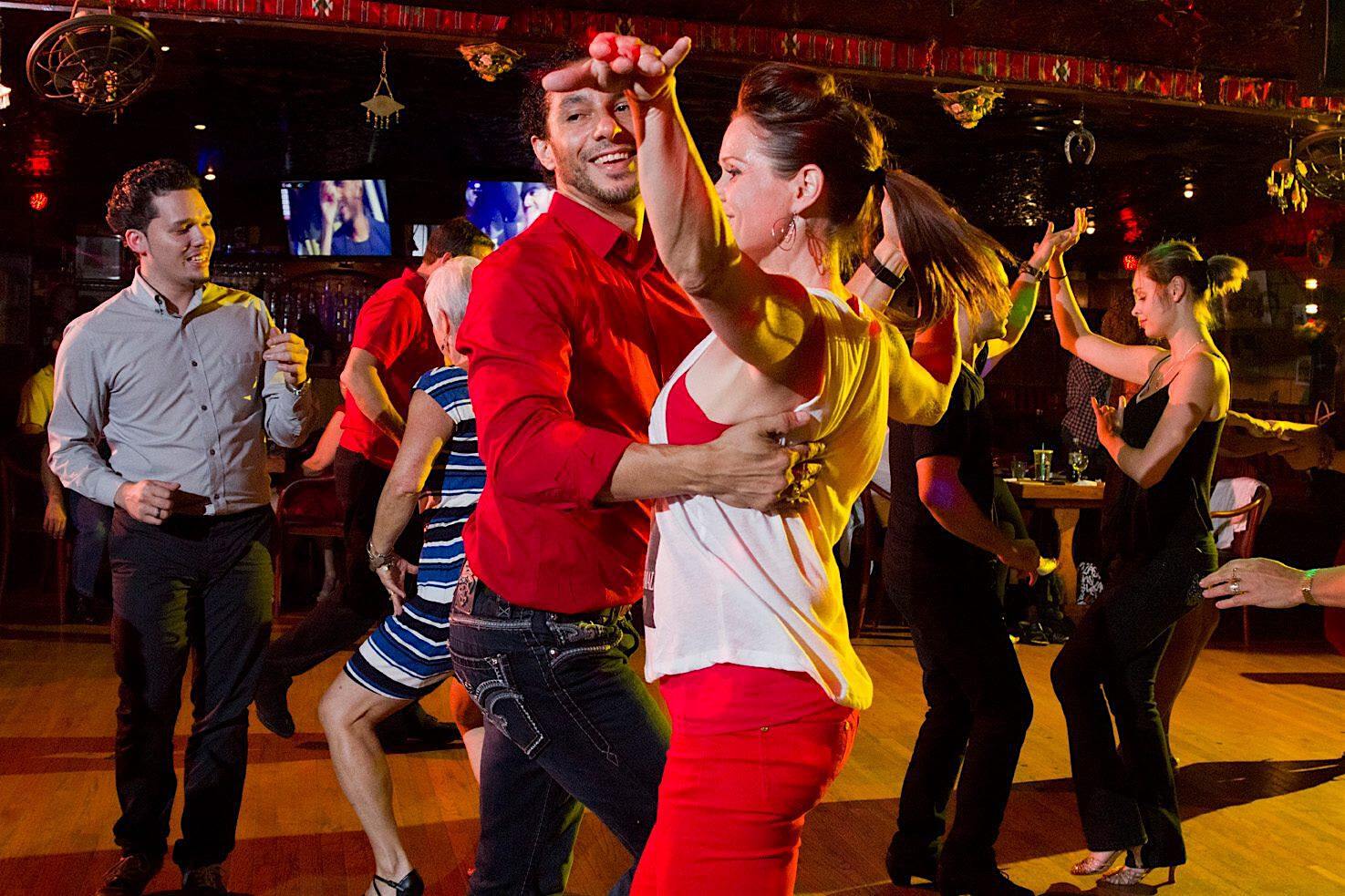 SALSA NIGHT Featuring DJ Elle Jay of Spanglish Latin American Band | MFAStudios Culpeper