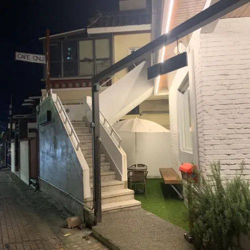부산 온천천카페거리 ‘오누’