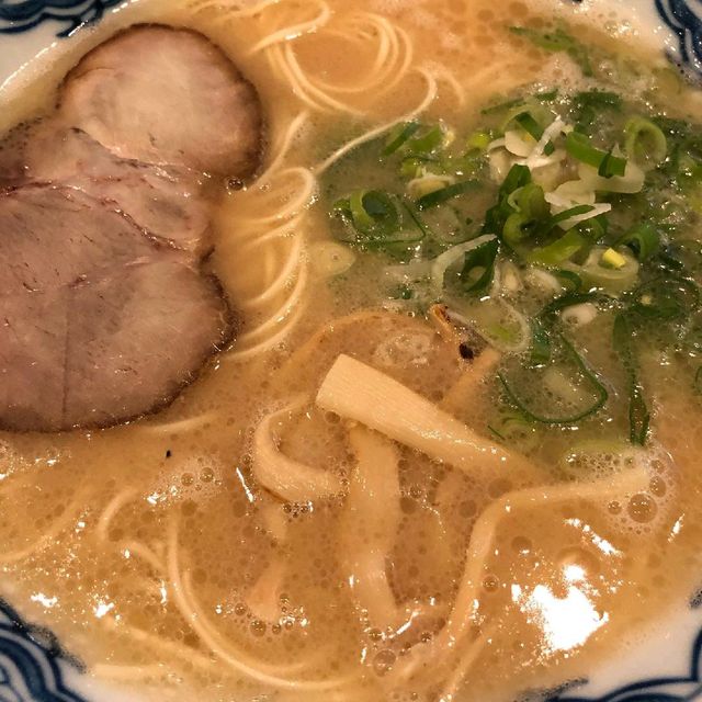 "Red Goodwill" in Nishi-Azabu. "Red Goodwill" in Nishi-Azabu.