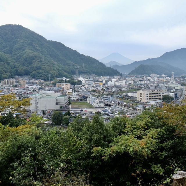 岩殿山