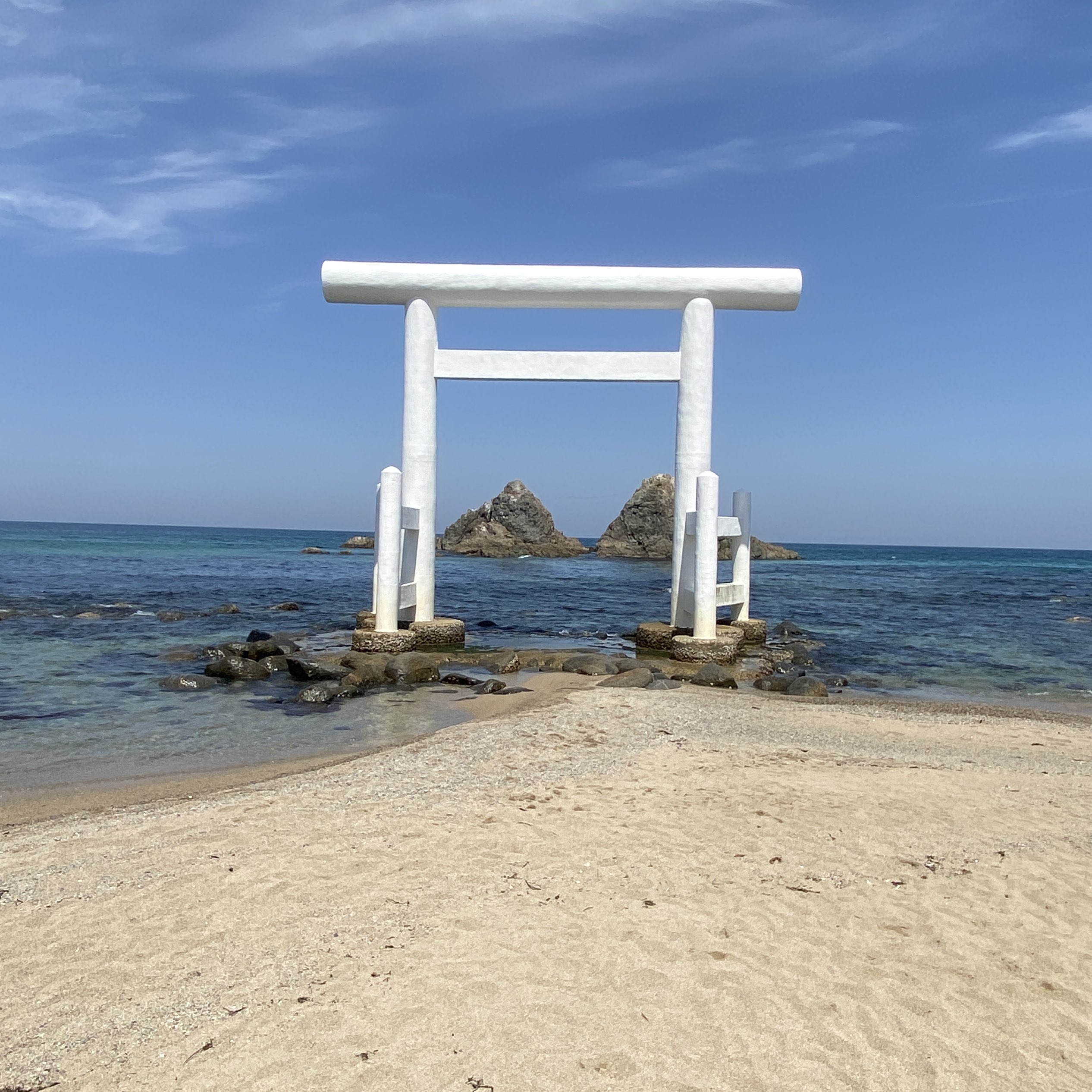 福岡 海の中に建つ美しい白い鳥居 Trip Com 福岡の旅のブログ