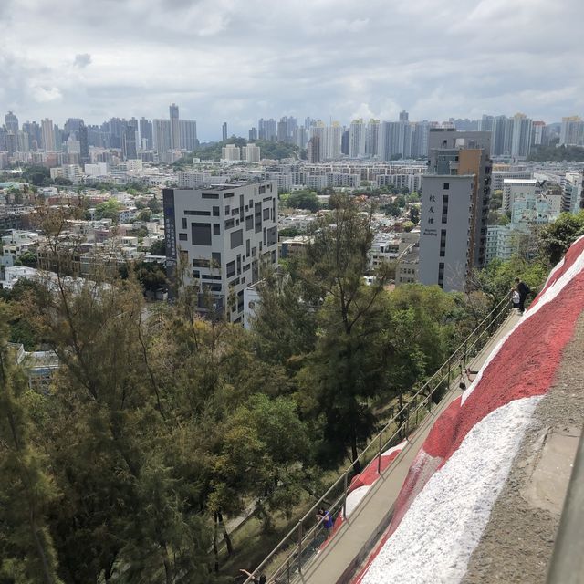 春季旅行尋找歷史遺留嘅紅白格仔