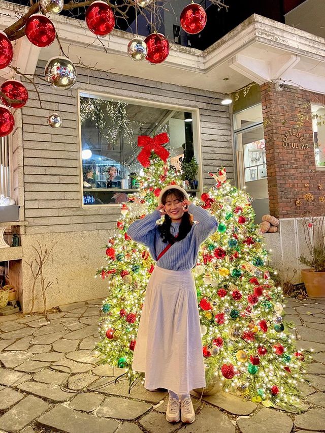 현 시각 압구정에서 가장 핫한 브런치 레스토랑