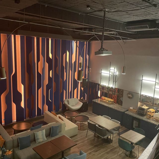 享受club風格卻不擔心吵鬧的地下豪華空間。