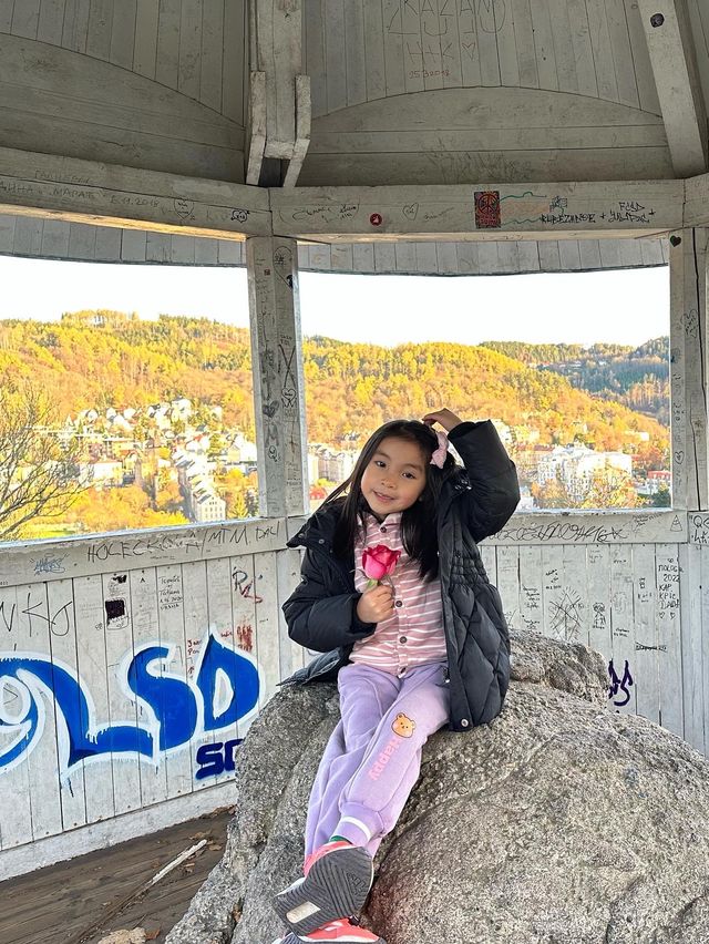捷克景點-鹿、紅涼亭、白涼亭觀景台