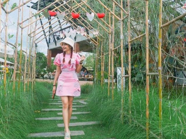 คาเฟ่สุดชิลใกล้กรุง วิวท้องทุ่ง แค่นครนายก🍃