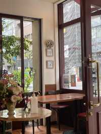 フランス人のマダムが迎えてくれる人形町カフェ