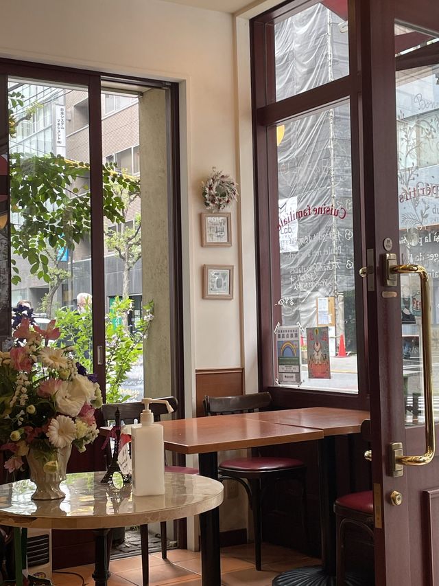 フランス人のマダムが迎えてくれる人形町カフェ