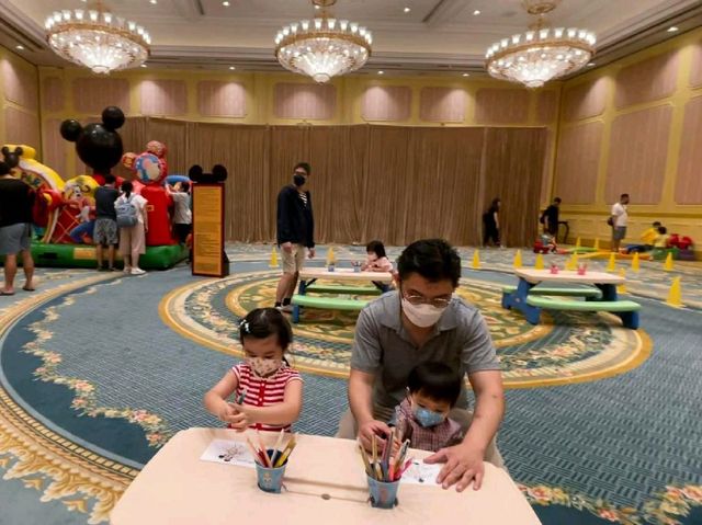 首戰親子Staycation 迪士尼奇妙生日之旅