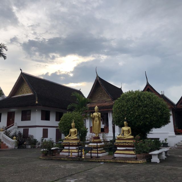 Largest Buddhist temple In luang prabnag 