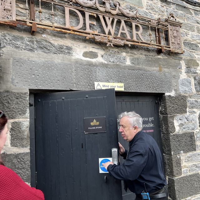 whisky tasting at dewar’s