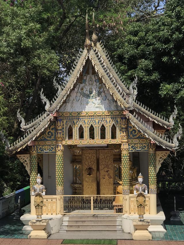 วัดพระธาตุดอยสะเก็ด