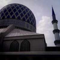 The largest mosque in Malaysia! 