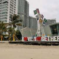 Waterfront and beach walk in Xunliao Bay